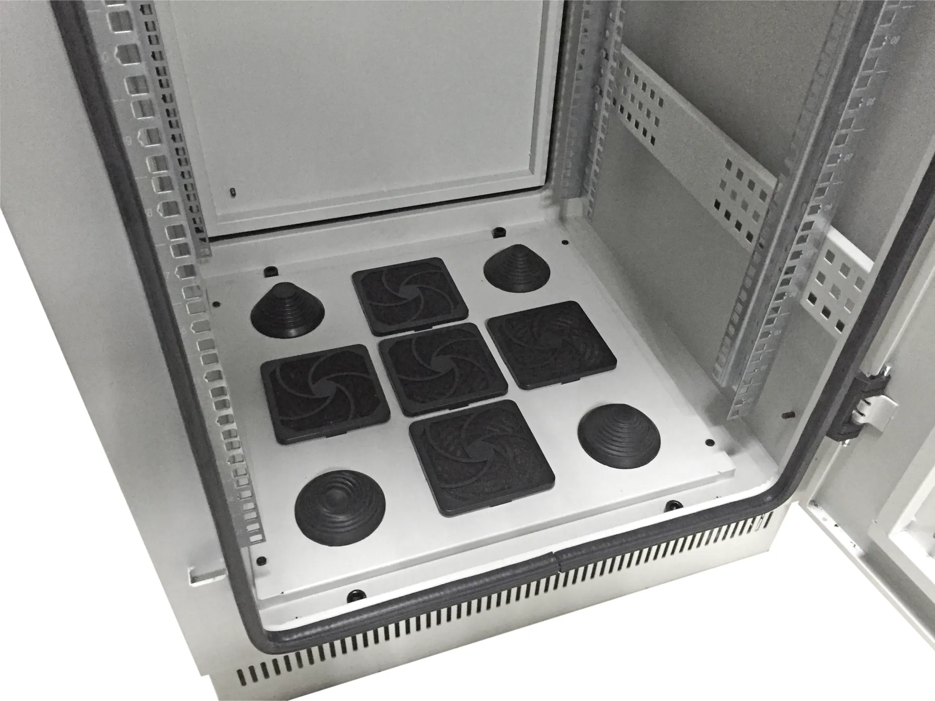 19" Netzwerkschrank 24HE 800x800, IP55, mit vormontiertem Sockel, RAL7035 – Bild 4