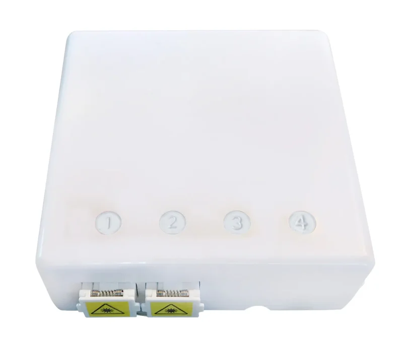 FTTH Box für 4 Kupplungen SC-S oder LC-D 80×80 mit Kabelführung, Crimpversion