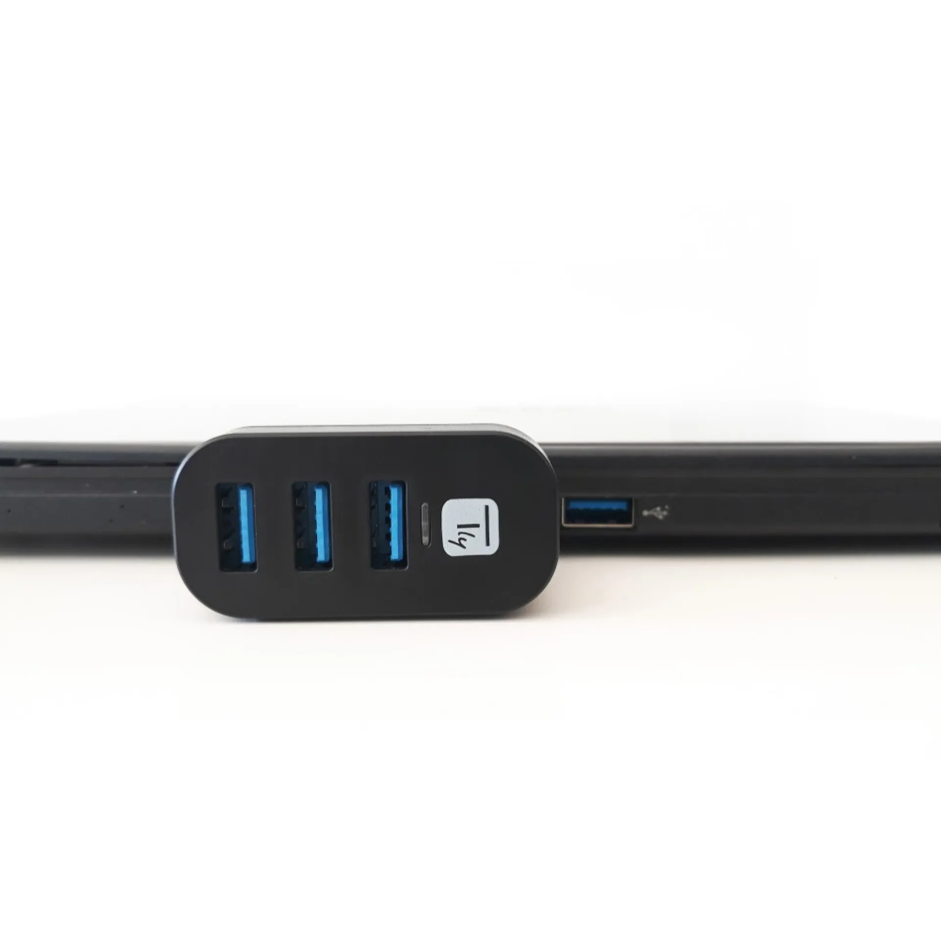 Techly Mini-Dreh-Hub 3x USB 3.0 – Bild 3