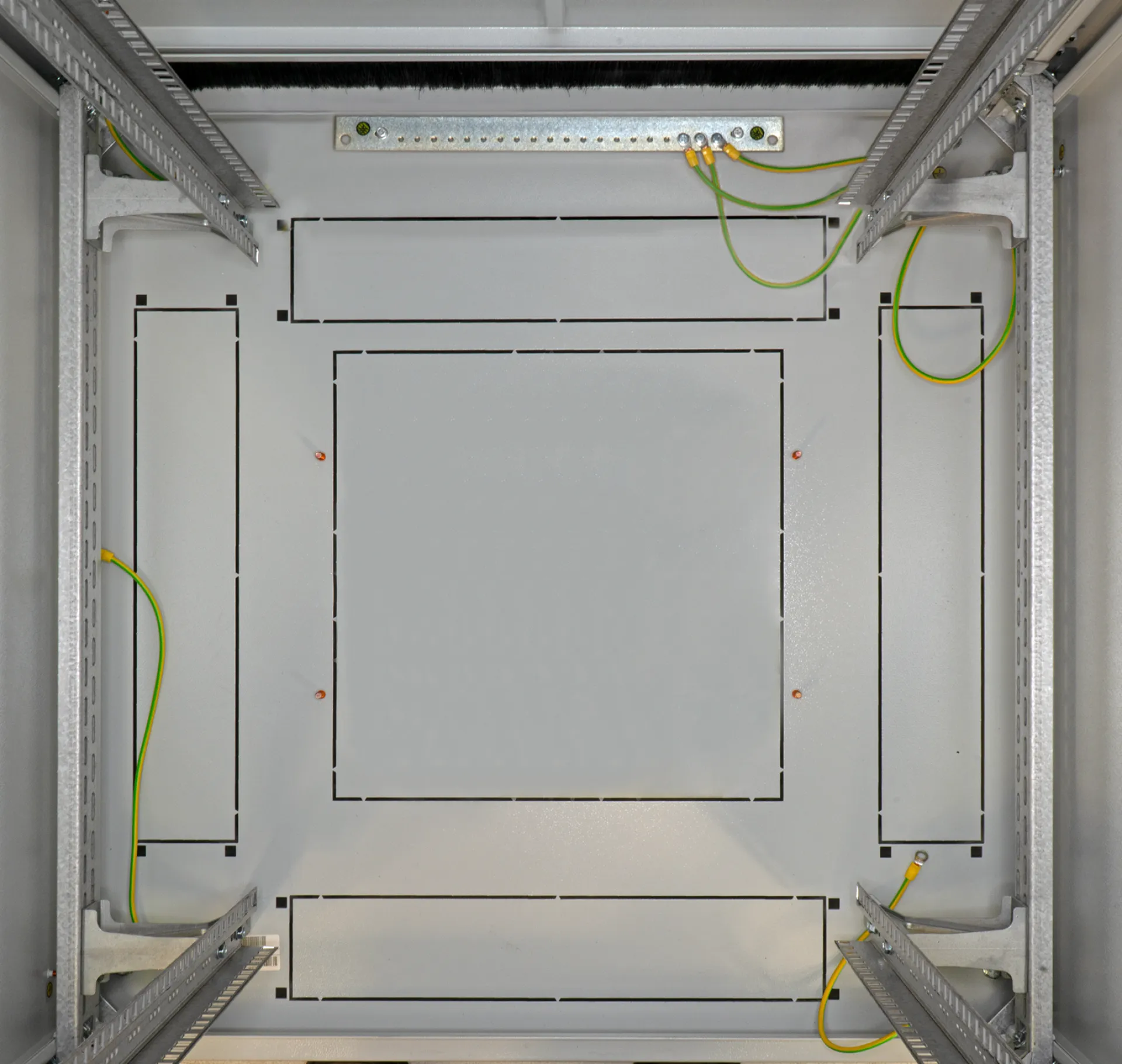 19'' Netzwerkschrank PRO 18HE, 800x1000mm, F=1tlg. Glas, R=1-tlg. St. SH, RAL9005 – Bild 4